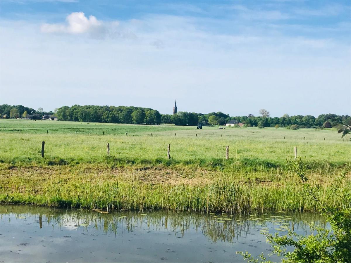 Blauwe Lelie Villa Ewijk Bagian luar foto