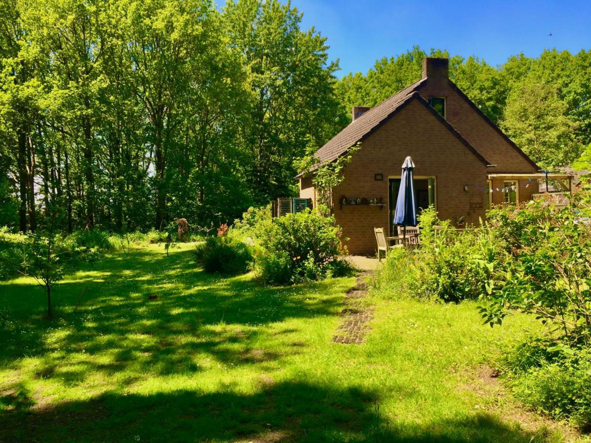 Blauwe Lelie Villa Ewijk Bagian luar foto